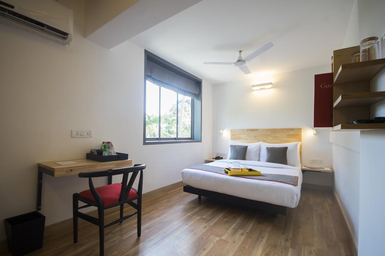 Отель Oyo Townhouse 16 International Airport Мумбаи Экстерьер фото